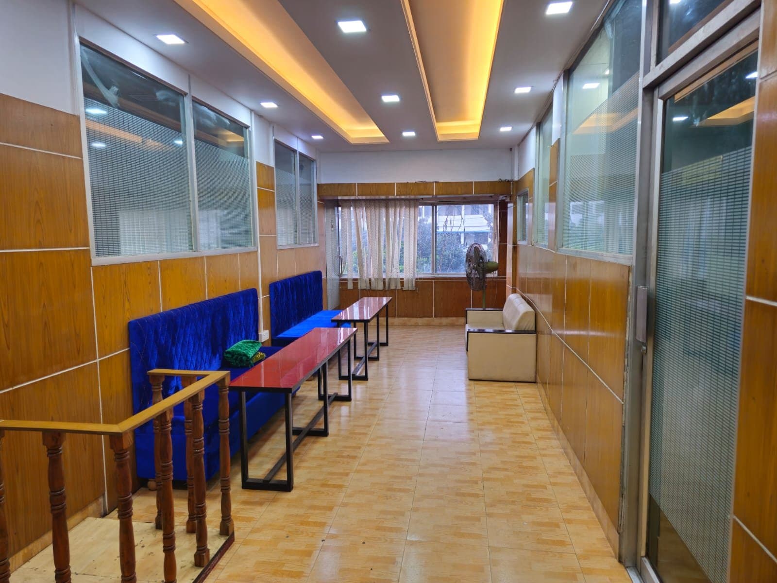 The corridor and waiting area at the Kalabagan campus